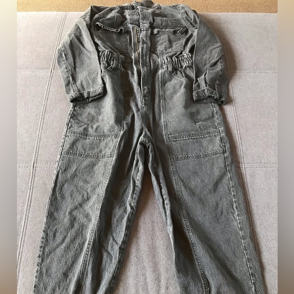 Universal Threads Gray Utility Jumpsuit - Picture 1 of 4